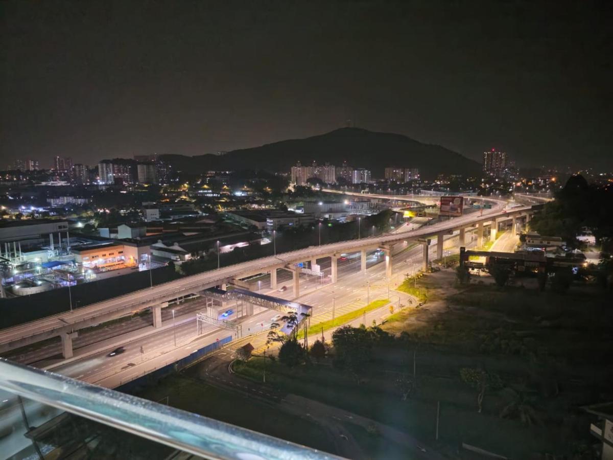 1 Dream @ Liberty Arc 浪漫环境与阳台享受漂亮夜景 Apartment